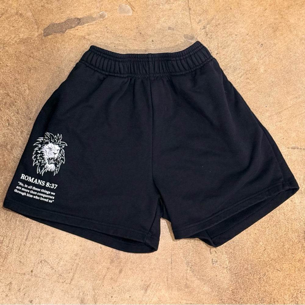 Men’s Holstrength medium classic black sweat shorts Romans 8:37